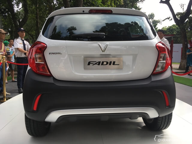 Đèn hậu xe VinFast Fadil to bản và dễ quan sát